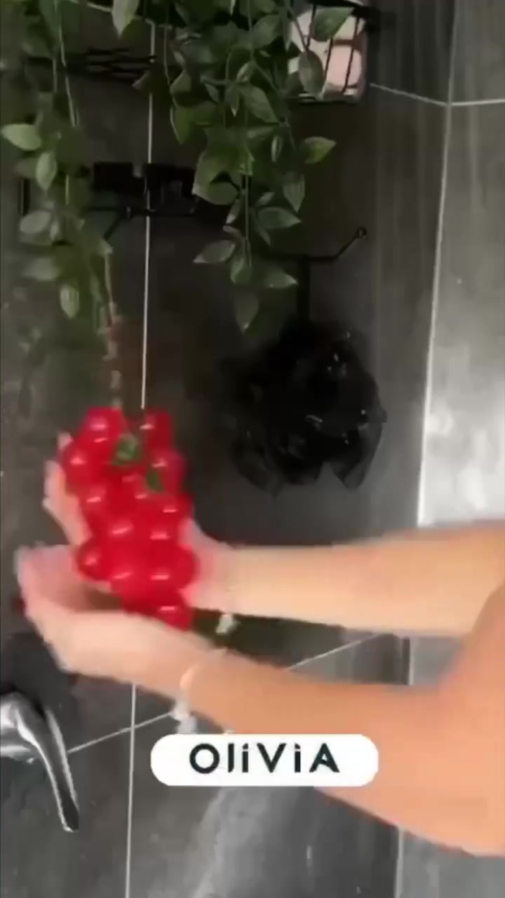 دللي بشرتك بسحر الطبيعة! 🍇✨
وصل الجمال والانتعاش! صابون العنب بتصميمه الفريد وريحتة اللي تاخذ العقل صار متوفر الآن. 
🧼🌸

• 🍇 شكل مميز: يضيف لمسة فنية وجمالية لحمامك.

• ✨ نعومة فائقة: ينظف البشرة بلطف ويتركها ناعمة كالحرير.
• 🌿 مكونات طبيعية: مستخلص بعناية ليعطيكِ إحساساً بالرفاهية.

✅ تصميم يدوي متقن يشبه العنب الحقيقي.
• ✅ رائحة فواحة تدوم طويلاً وتملأ المكان انتعاشاً.
• ✅ متوفر بألوان مبهجة (الأخضر والوردي) لتناسب ذوقك.
 #ترند #صابون #عنقود #العنب


**إذا كنت صاحب هذا الإعلان وتريد حذفه لأي سبب، رجاءا أرسل رسالة إلى الدعم الفني**