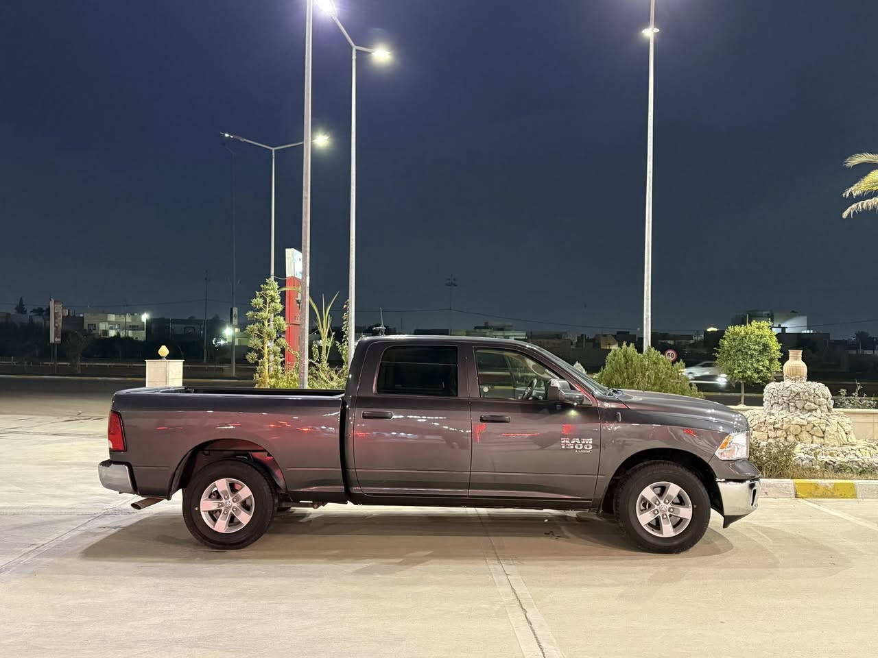 2023 تو ويل محرك 8 سلندر ماشيه 13 فقط
باب طويل بدي طويل 
حادثها واضح بالصور و بيها ٣ قطع كلير امريكا سعر 195 بدون رقم للبيع او مراوس مكاني كركوك
