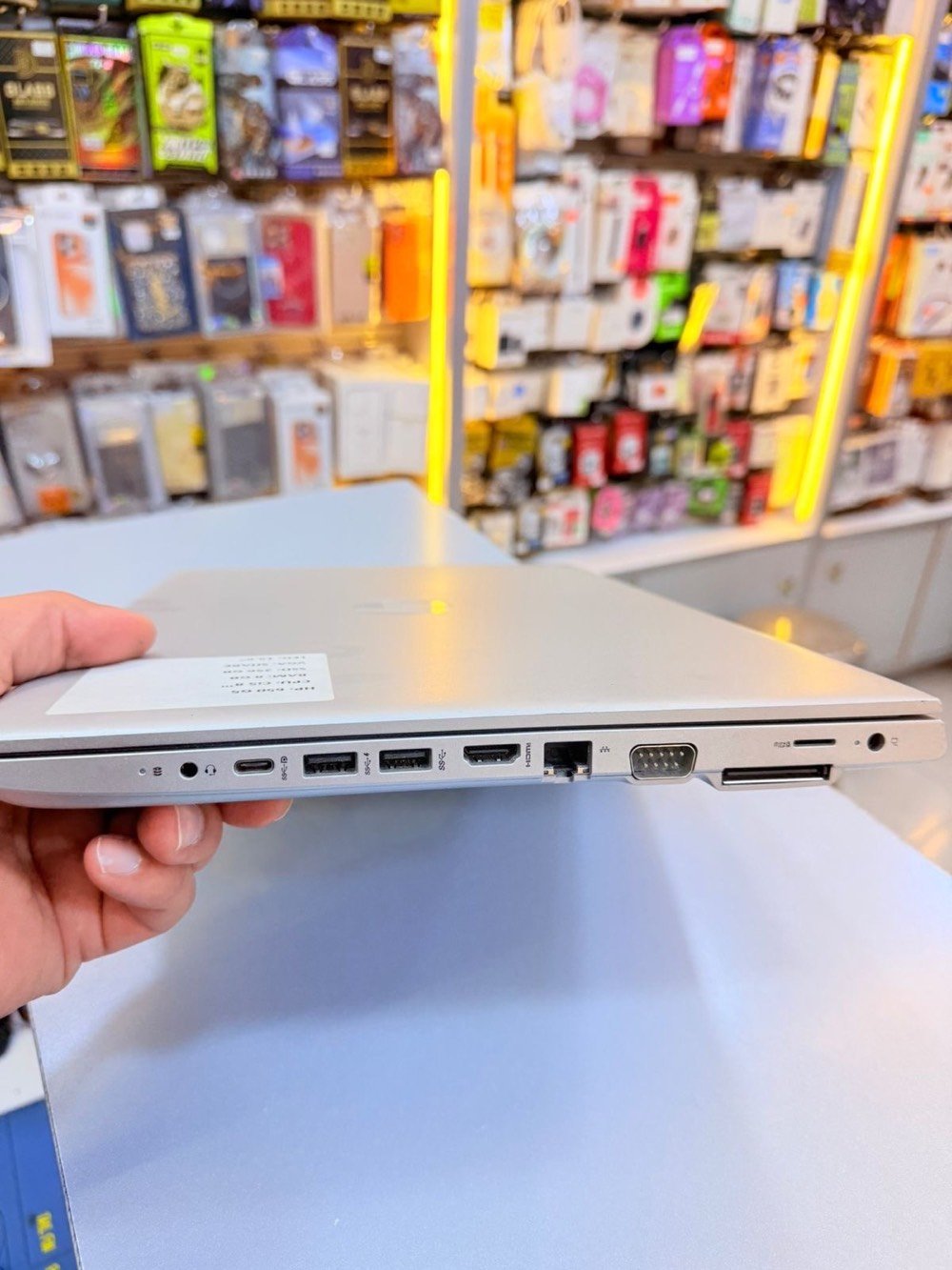 HP: 650 G5
CPU: Ci8TH
RAM: 8GB
SSD: 256GB
VGA: SHARE
LED: 15.6و,
السعر 325،000
‭0772 790 6547‬