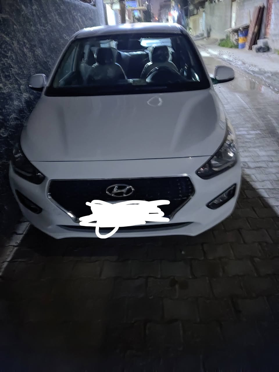 السلام عليكم هونداي رينا 2020 خليجي سنويه بسمي 
بيه قطعتين باب السايق ربع صبخ اوباب الخلفي هم ربع صبخ 
والباقي مكفولة كفالة عامه سياره فول ما عده البصمه 
السعره 105 أو بيه مجال للطيبين 
***********
***********
