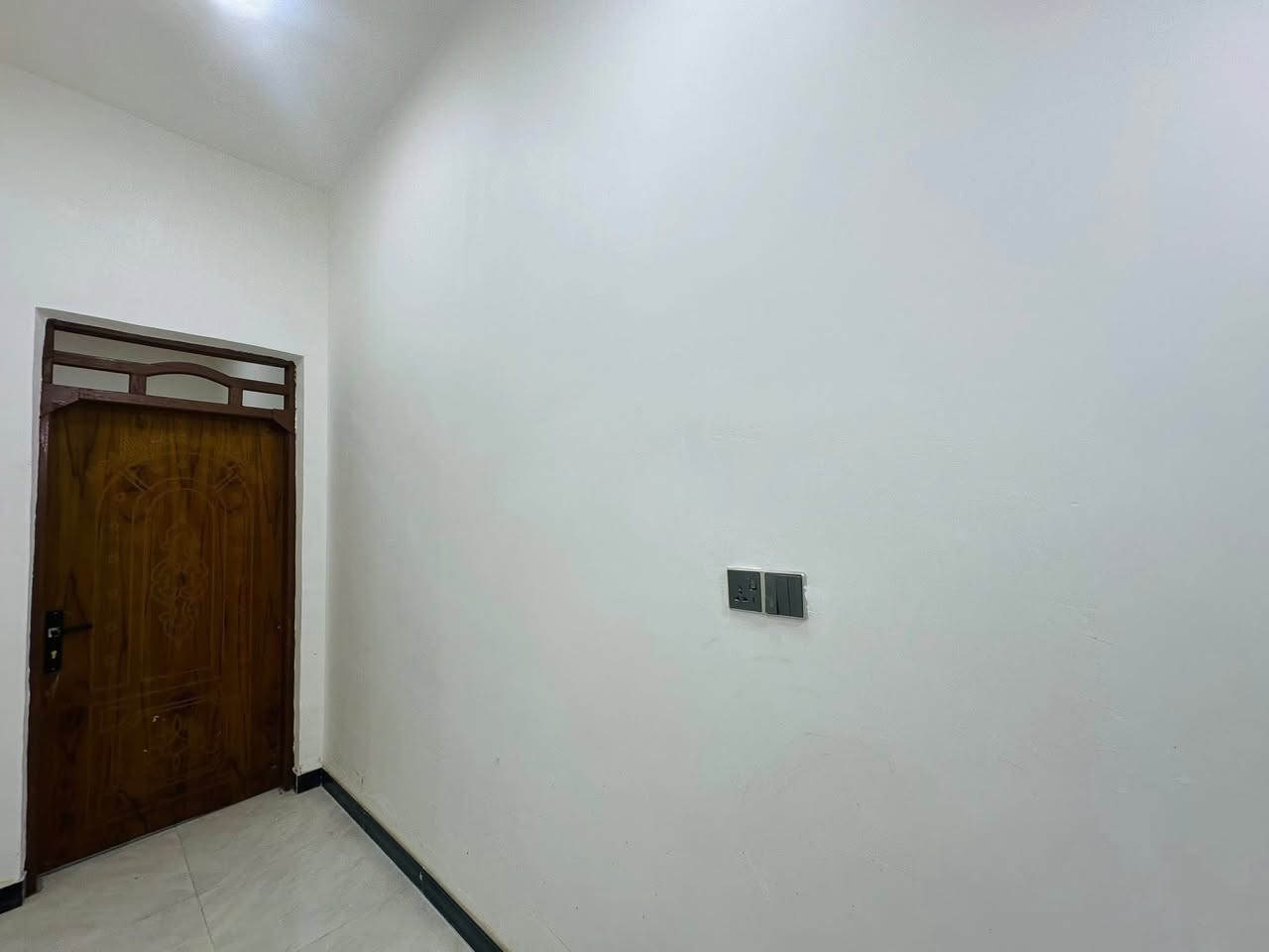 📍دار سكن للبيع على ساحة حي الأمين الثانية غير مسكون فارغ حاليأ تستلم مفتاح🔑
📍قرب مدرسة الصينية
دار_مساحه100م  
أستقبال  +صاله  🛌 
+ مطبخ🧑‍🍳
غرفه نوم + مجمع صحيات داخليه 
وخارجيه
كيزر + ماطور + خران ماء
 للأستفسار يرجى الأتصال
 على الارقم التالي
+واساب ***********
#نستقبل_طلباتكم__وعروضكم 
مكتب بغداد للعقار الشطرة  الآمن للتسويق العقاري  ___
 الشطرة /شارع الفلكه قرب كراج الحضارات
