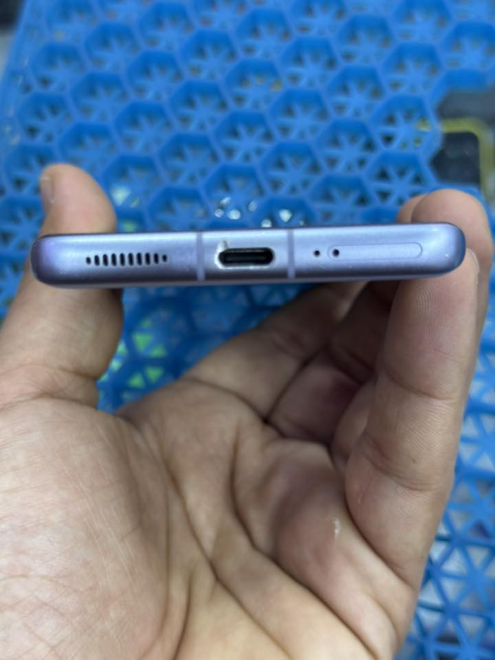 سلام عليكم
شومي 12 
ذاكره 256/12
كامل ملحقات 
نظافه 98 بي طخه بسيطه كلش يم ايسي الشحن مااثره 
نسخة عالمي 
معالج Snapdragon 8 Gen 1
شحن سريع 67
سعر 275 وبي مجال 
مكاني بابل قضاء الكفل
متوفر توصيل لجميع محافظات 
***********
