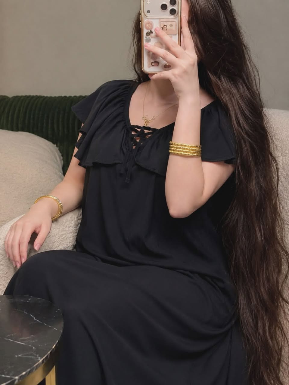 دشداشة بسواد فاحم ملكي 🖤🖤

تصميم ناعم ومرتب يبرز الأنوثة بذوق راقي 🖤
قماش خفيف ومريح بقصة انسيابية تجنن ❤️ 

القياسات / فري سايز تلبس من وزن 50 الى 80 كيلو ✔️
 🔥🔥 
🚘يوجد خدمة توصيل لجميع محافظات العراق 🚘


**إذا كنت صاحب هذا الإعلان وتريد حذفه لأي سبب، رجاءا أرسل رسالة إلى الدعم الفني**