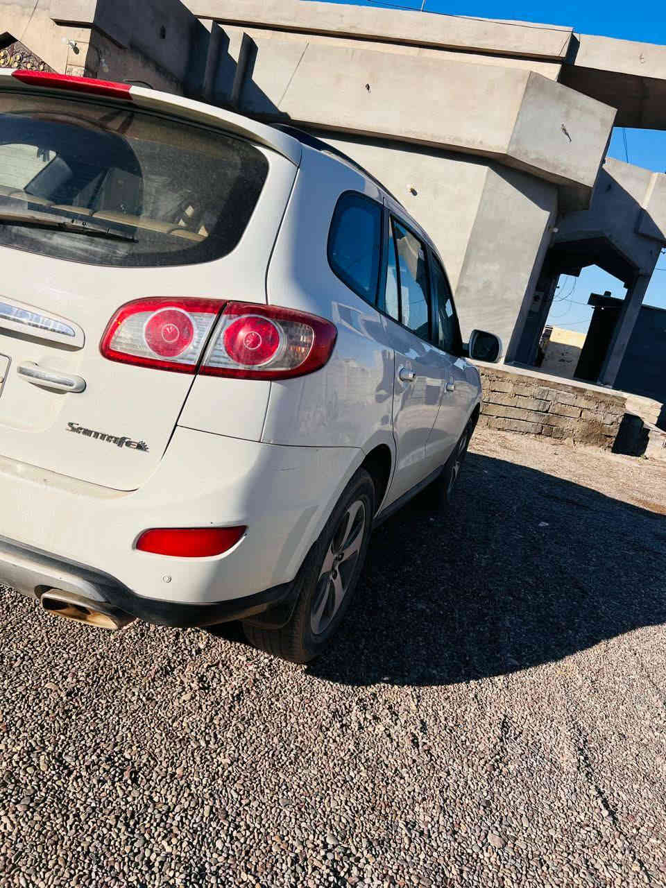 السلام عليكم 
للبيع 
سنتافي موديل 2012 رقم اربيل دولي باسم البايع شرط التحويل والوكاله 
ماشيه 234 الف 
محرك اربعه سلندر مجفت جديد گير شرط صدر جديد وتايرات جديده سبعه راكب 
تبريد ثلج 
صور السونار مرفق بالمنشور 
عنوان السياره صلاح الدين الشرقاط 

السعر ١٥٥ وبيها مجال 
للاستفسار الاتصال على الارقام التاليه 

***********
***********
