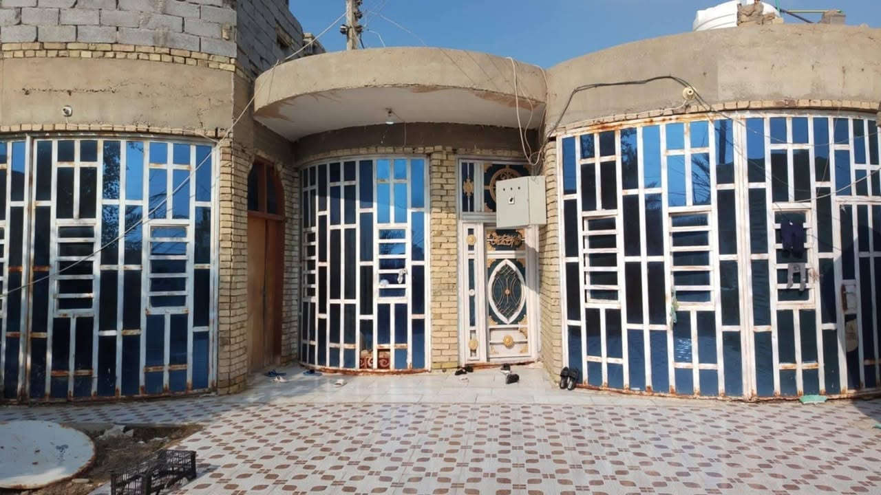 بيت للبيع طابو زراعي  مساحه 320 متر بيت كامل مكمل بناء حديث
طابوك سقف كونكريت ارضيه مرمر وسيراميك جداري
البيت جبير بيه ٣ غرف كبار ديوانيه استقبال مطبخ
صحيات داخلي وخارجي ترك خارجي عرض مترين
حديقه جبيره طارمه سيراميك كهرباء وماي واصل

الموقع خلف طاقه الكهرباء قرب بيت ابو نازك
السعر63 وبيه مجال وتفاصيل أكثر اتصال أو مراسلة واتساب
***********  
اخوان اني مكلف لعده استفسار يتصل
