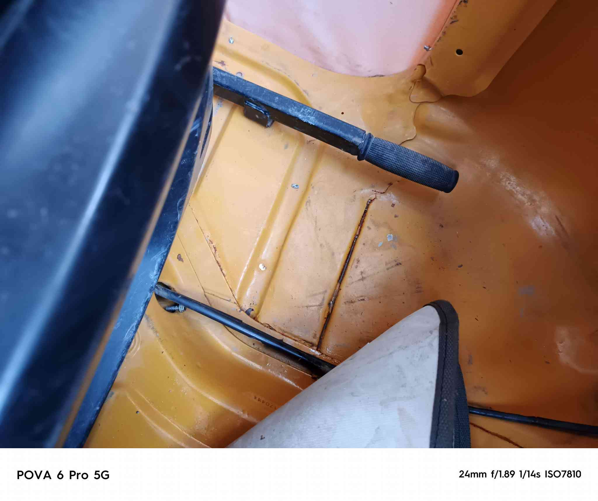 19/ شهر ١٢ نضيفه مابيها ضربه ولا معجون فقط مرشوشه للجماليه درجه اوله / مكاني مدينة الصدر /  *********** / السعر / ٥٨٠٠ / تحويل ثاني يوم /
