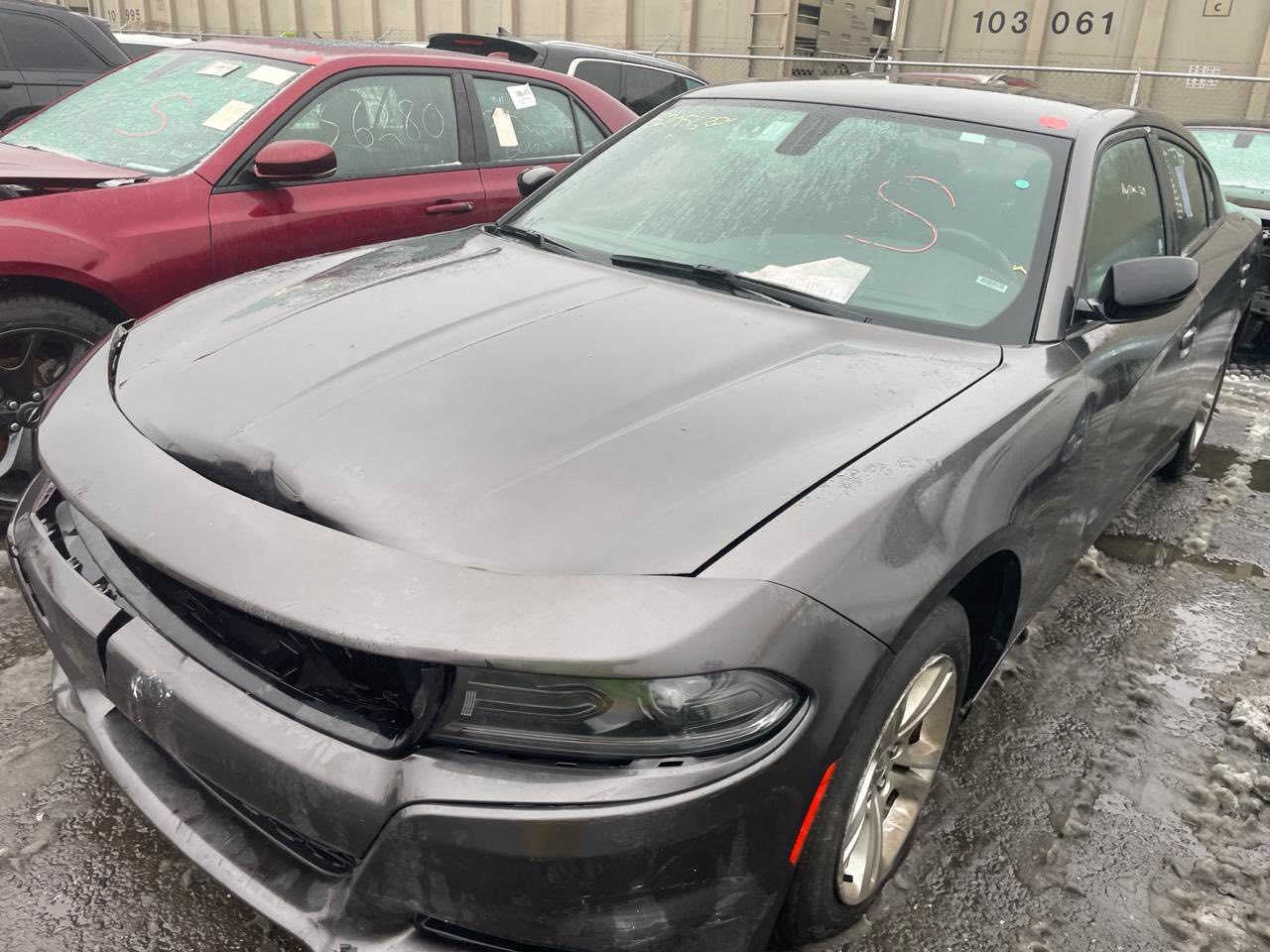 السلام عليكم جارجر  مديل 2023بس هذا حادثها بدون ايرباك بدون قطره صبغ سياره 
مكاني بغداد الامين الثانيه 
للاستفسار ***********
