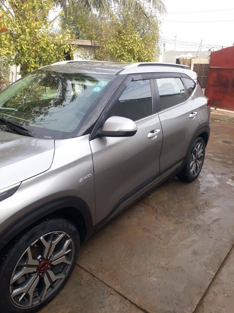 السلام عليكم.
كيا سلتوز موديل ٢١ وارد امريكي ضررها صبغ بنيد فقط . فول مواصفات عدا الفتحة مكينة ١٦٠٠ تيربو سوبر اقتصادية جدا بالبانزين والقوة  تعادل ٣ ونص سيارة جاهزة تدفئة تبريد رادارات بصمات وهواي بيها مواصفات مااطيلها عليكم رقمها بغداد بأسمي رقم انگليزي . موقعها ديالى قرب مديرية المرور
سعرها ١٤٥ وبيها مجال حگ الشوفة .
الاتصال على الرقم ‏‪0781 951 4137‬‏
غير متواجد على الفيس بوك .فقط اتصال
