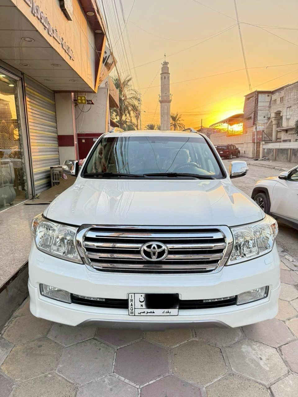 لاندكروز 2011 ستينيه جديد مال بيت بسمنه ومكانه بغداد ماشيه 110 رقم إنجليزي بغداد  
شاشه أندر ويد
كشنات جلد 
حساسات امامي 
زراك لايت 
تشغيل عن بعد 
كشن كهرباء 
حساس خلفي 
كامره خلفيه 
كامره إماميه 
فتحه سلايت 
وبعد بيه هواي مواصفات معروفه مواصفات الستينيه وبيه طخه موجوده بل صور 
رقم الهاتف ***********
