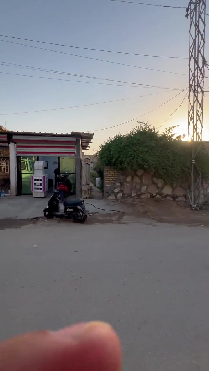 على بركه الله 
قطعه ارض تجاريه مساحته ٧٠٠ متر واجهيه ١٤ وبيه محلات ثنين ماجرات حاليا و مزرعه داخله و يوجد بيه رفت مساحته ٢٤٠ متر العنوان الطهمازيه شارع حي اليابس على شارع مباشر على تبليط مقابيل حسينيه الامام محمد الباقر  السعر 400 وبيه مجال اكثر استفسار الاتصال على الرقم التالي 
***********
