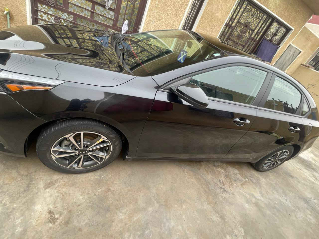 السلام عليكم كيه فورتي 2024 وارد امريكي الون اسود جديده ماشيه 20 الضرر موضح بلصوره تبديل جاملغ فقط بدون رقم مكاني بغداد ***********
