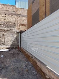 🚧 خبرة وجودة عالية في تنفيذ جميع أنواع الأسياج الحديدية والعشبية لتأمي...