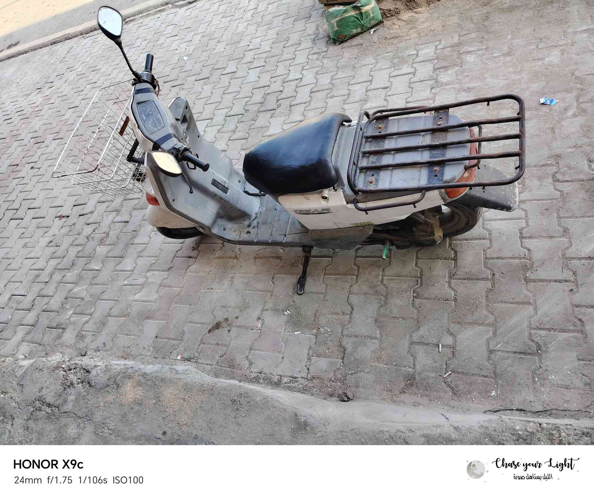 السلام عليكم
دراجه بيكم ياباني

نظيفه كلش برقي ممفتوح بيها

دراجه مال أسواق شهرين وعزلت الأسواق
حتى ممغسوله عليها تراب

ونتركت بالبيت اني ماخذها رمبه ٩٥٠ وصل الشراء موجود 

السعر٤٥٠

وبيها مجال

***********
