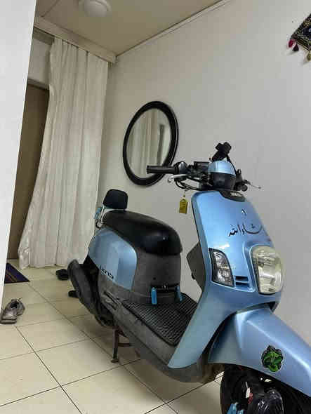 السلام عليكم شباب دراجه ماكس بوليس دراجه نوزل دراجه الله شاهد نظيفه بيهه ترتيبات بوش+ دمام + شاير بيض + بكلايت فراشه + زنون ابيض واصفر بيهه كفرلت بلاد اسود مختم ختم واحد  الدراجه  اكفلهه كفاله عامه من المكينه  بيها من الفيس ومكتبه كامله السعر 1250 الرقم ***********
