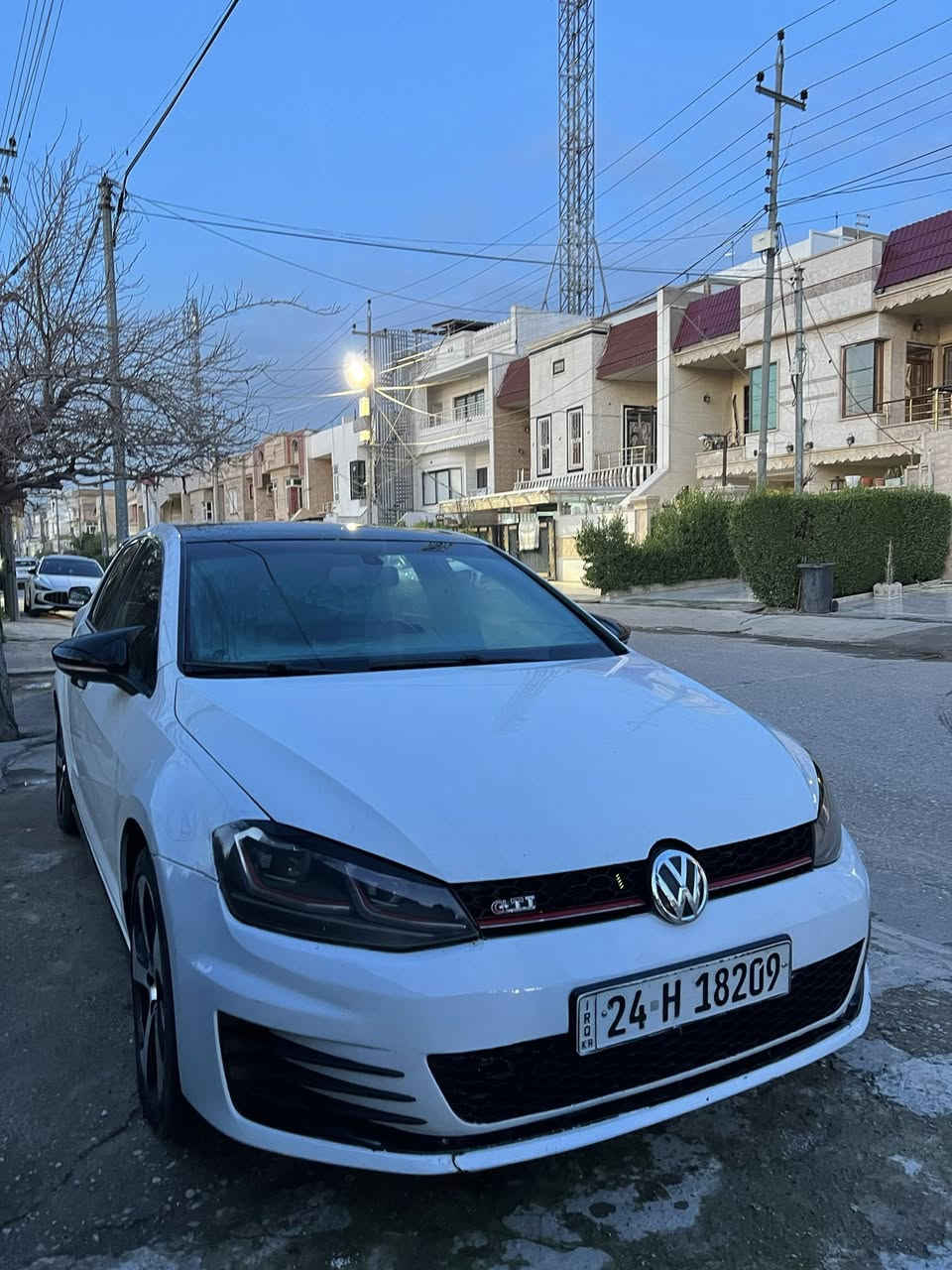 ‏Golf GTi mk7 stage1 2017 فول مواصفات 1/1 نظيفة وجاهزة
مكينه 2000 توربو ((كير ومكينة بشرط ))

حادثها بنيد وجاملغات امامي بيها داخل اللغد شي بسط
ماشيه 105 ميل  

عليه ملف تزويد بوب كورن وبك فاير وحلوك صالنصه كورسا فقط عل S 

📍مكان السياره اربيل  

السعر 125$ (( عليه غرامه 23 ورقه ينزل من السعر )) 

*********** 📞

‏Golf GTi mk7 stage1 2017 فول قەپات 1/1 خاۆێنە و بێ مەسرف
مكينه 2000 تۆربۆ ((گێر ومکینە بەشرت ))

حادیسی بونيد و دوو چاملۆغی پێشەوە هەندەک ناوی گرتیە 
105 ميل رۆیشتەوە

📍ناونیشان / اربيل  

سعری 125$ (( 23 وەرەقه غەرامەی لە سەرە )) 

*********** 📞
