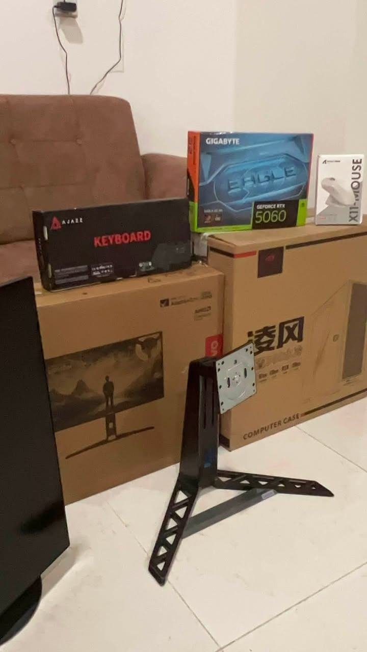 السلام عليكم pc GAMING
للبيع مواصفات: CPU:AMD RYZEN 5 5600x : Ram2x8 16GB DDR4 : GPU: Asus RTX 5060 : MB :B450M :Cooler :JL Tower Cooler : Storage: 512GB  SSD: PSU: 600w 80+ Bronze : case:4X Fan ARGB 6 Months Warranty
السعر 1700 الرقم للتواصل : ***********
عقد ضمان موجود مو منتهي 
للمعلومه الغراض كامله من كيبورد الى ماوس و سماعه وشاشتين معاها

