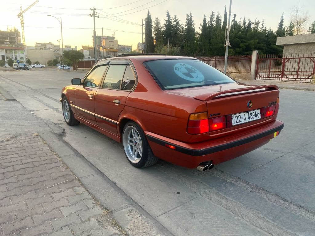 بي ام موديل 1995فول مواصفات داخل ملكي سنوي جديد محرك 525كير اوتوماتيك كهربائية كول شرط تبريد شغال ويه سلف شرط تحويل سعر 63بيها مجال *********** كركوك, العراق

