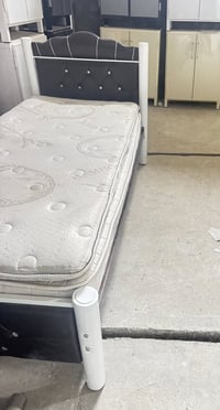 سريرين • مفروشات