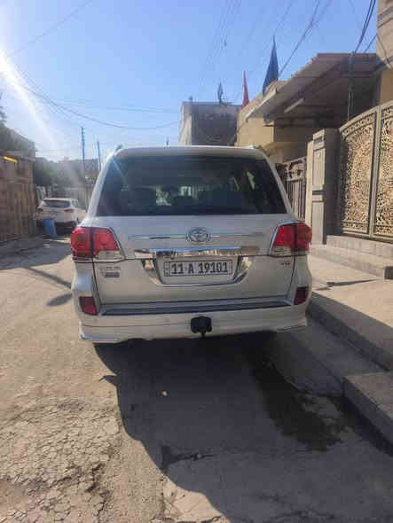 لاند كروزر 2013 السياره كفاله عامه جاهزه من كلشي 
بصمه فتحه كشنات جلد سياره جديده بمعنى الكلمه تجي ونشوف بعينك احلى من التصوير السياره ماشيه 173 حقيقي 
مكان السياره بغداد الكرخ السعر 395 الاستفسار ***********
