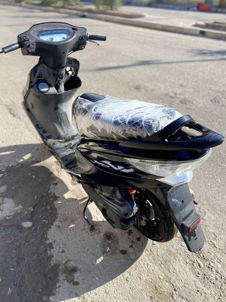 سلام عليكم دراجه كامكو فحل للبيع موديل 2016 مكفوله كفاله عامه برغي ما مفتوح بيهه مكان ميسان   ***********  للستفسآر اكثر
