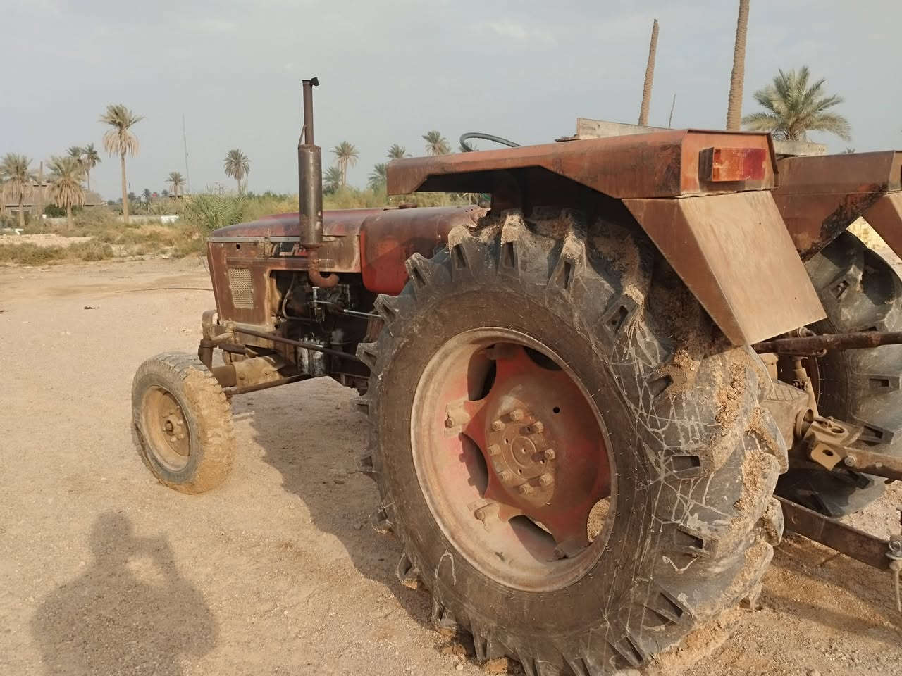 عنتر موديل 1984رقم وسنوية بدون تحويل جاهزة من كلشي محرك وكير وحدادية وجهازه رفع تايرات و لايتات و سلف وباتري نكرة سلف شغال من كلشي خير من الله ما بيها نقص كشر نظيف السعر4 مكاني كربلاء طويريج ***********
