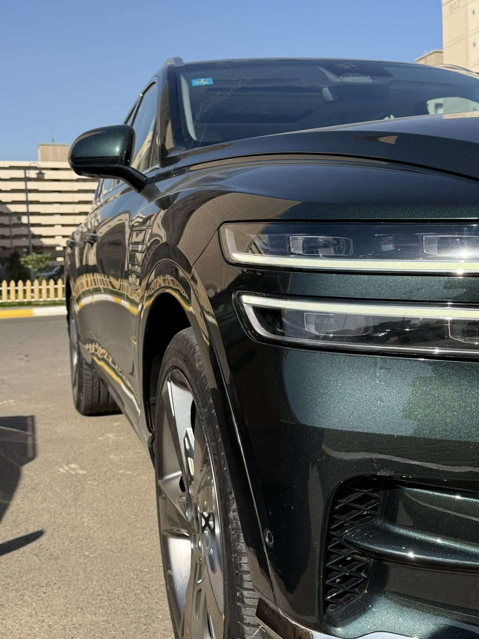 السلام عليكم 
 جينيسيس برستيج
السيارة فول مواصفات وجاهزة من جميع النواحي ما بيها نقص 
•موديل 2022
•محرك 3500 ستة سلندر توين تيربو  
•مساج بالكشنات
الدشبول دجتل ثلاثي الابعاد
•بردات خلفية كهربائية
•تحكم ريموت تقديم وترجيع
•اوتو هولد
•سايد بريك كهرباء
•صندوق كهرباء
•نقط عمياء
•عينة داتو شو 
•كشنات امامي خلفي كهربائية Vip
•تدفئة + تبريد بالكشنات  
•كامرات 360 درجة
•بانوراما
•مري شفط 
•توقف ذاتي 
•كشنات جلد 
•تشغيل عن بعد 
•رادارات 360 درجة 
•لايت زنون+ لد
السياره معربه بلعربي يم صيانه الجوهره بحي الجامعه•
•ماشية70,000 km قابل للزياده
وبعد مواصفات هواي متخلص

وارد امريكي حادثهه بس دعاميه و طاك ايرباك الاستيرن مرجع سستم السياره لا بارد ولا صبغ  .   الغد والشاصي مكفول من الشخط مكفوله من كلشي 
مغلفة ppf ضمان ١٠ سنوات 
 💸السعر : 425$
وبي مجال 
***********
📍مكان السيارة بغداد
