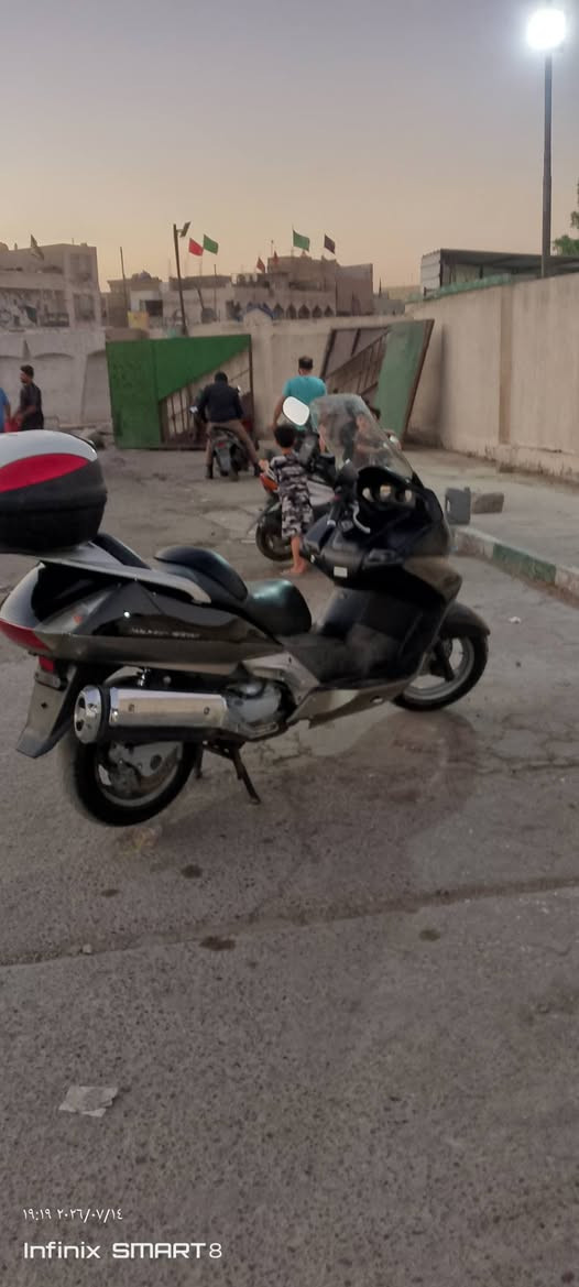 السلام عليكم سلفر ونج 400 كفاله عامه لونين اسود او بيجي مكينه مكفول ولكفر مكفول صار شهرين من نازله من الرمبه 
اوفر مود 
سكيورتي 
تدفئه يدأت 
استاند مبايل 
مري جانبيه 
صندوك تابوت 
السعر 19 أو بيه مجال للاستفسار ***********
عنوان بغداد مدينه الصدر 
 واتساب او خاص موجود
