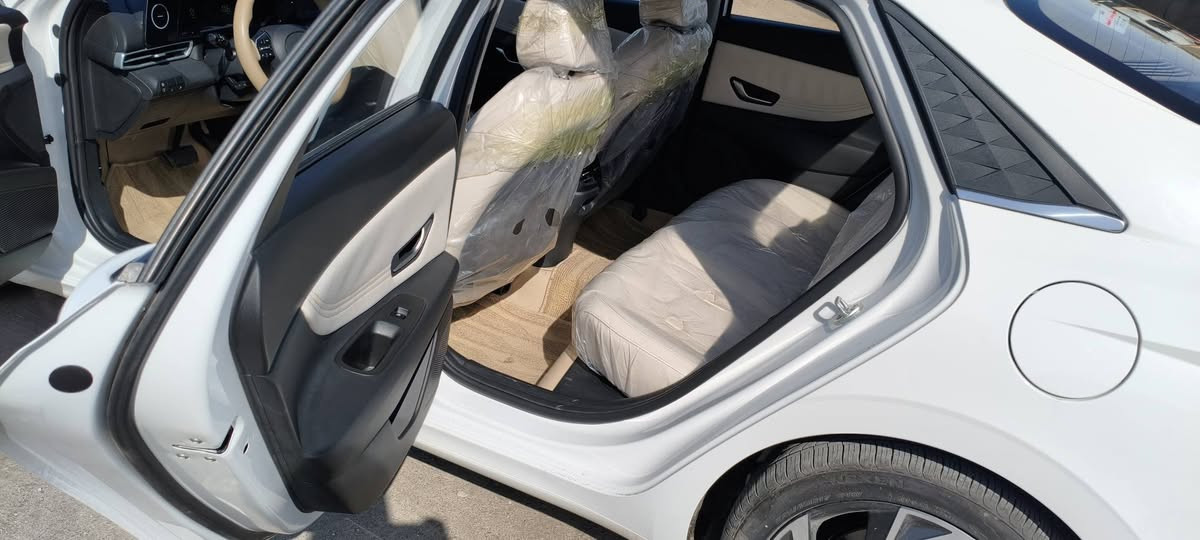 السلام عليكم النترا تجميع مديل 2025 ماشيه 10 الف كفاله عامه باسم شركه الاعتماد فول داخل ابيض ملكي السعر 155 قفل 
هاتف *********** بصره كزيزه البصرة, العراق
