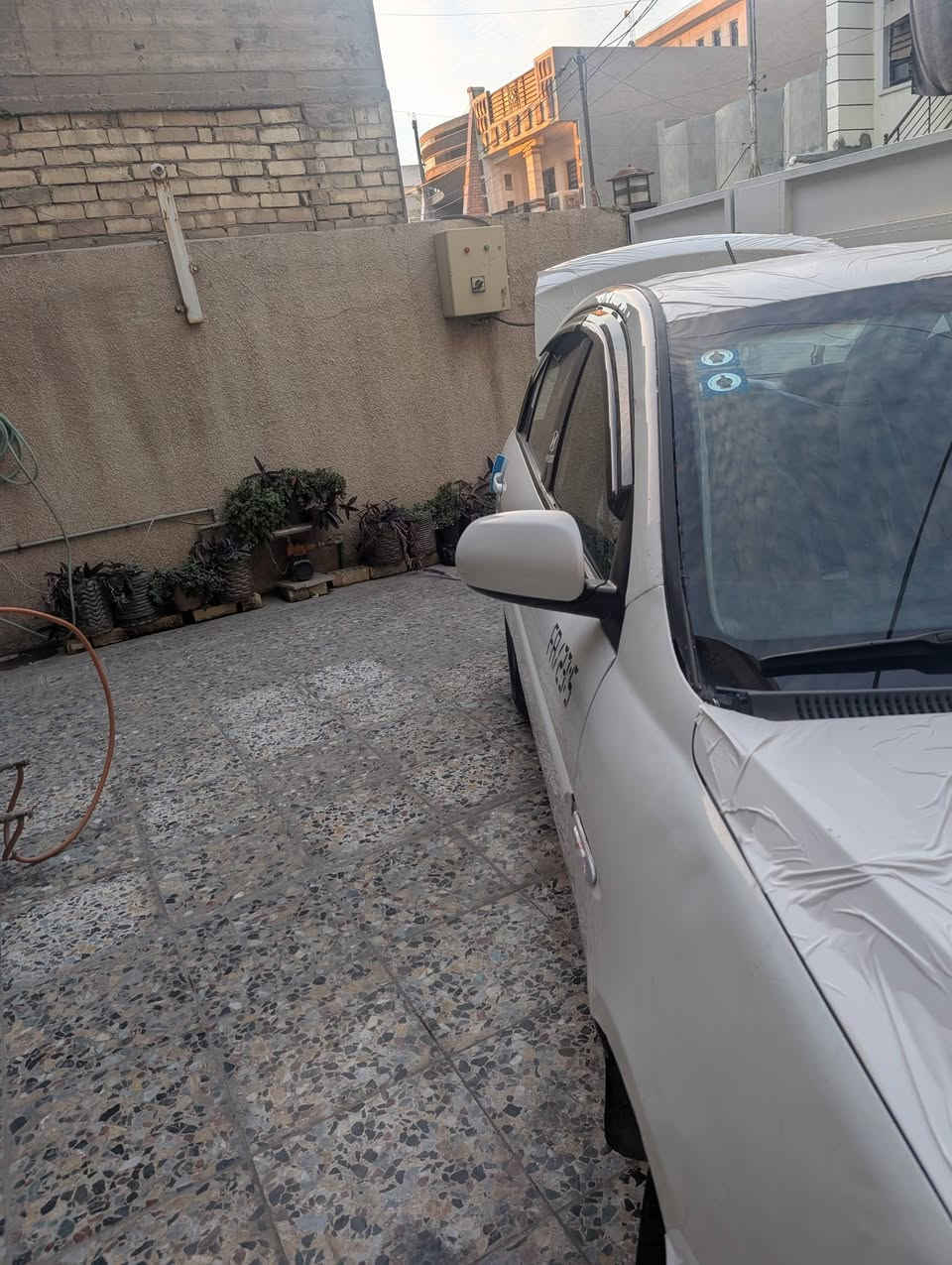 السلام عليكم
اكسنت دبدوب 2008 للبيع 🤍
السياره وارد امريكي بيها جاملغ خلفي وجاملغ امامي عكس سايق  
السياره مصبوغه حزام اثر شخوط
تحكم ستيرن 
شاشه اندرويد اصليه 
تدفئه تبريد جدد مجمده الهوه مالتها
هزه وسنويه جدد 
السياره ادامه كامله عليها بلكات نوزلات مجاول فيول بم
مغلفه فابلون للجماليه قماره بدون صبغ
الداخل مدوشم كامل جديد 
تخم تاير جديد + حداده جديده بس ناقصها بلنص وميزانيه 
السياره مال جني على ايدي مشتغلها ومرتبها 
السعر 72 وبيها مجال
المكان الغزاليه 
الرقم :***********
