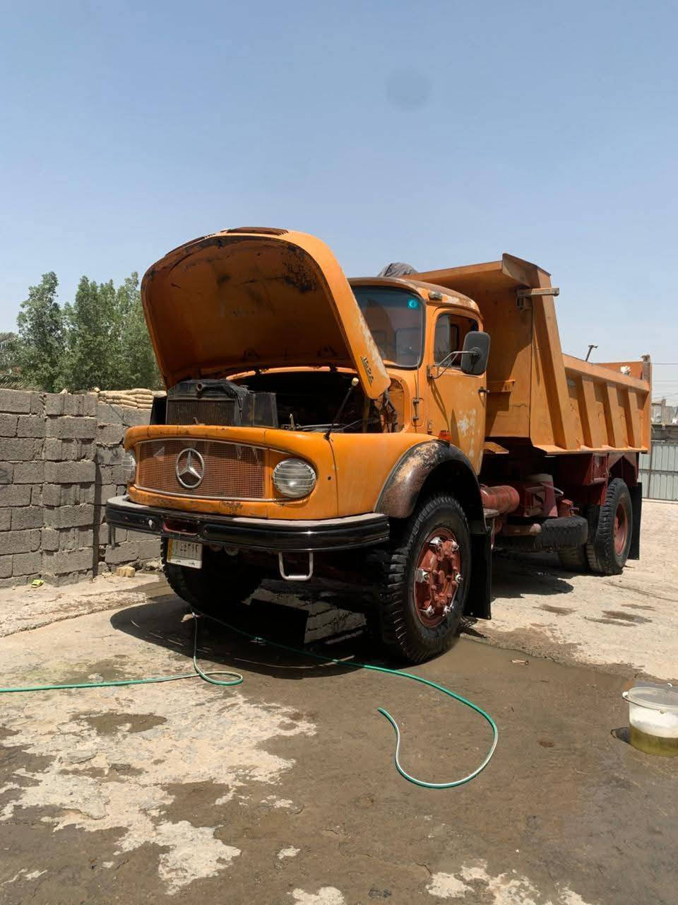 سلام عليكم البيع موديل 81 بيها بس لغد السياره بلاديه محرك جديد كير ابو الشخاطه جديد اكسن 17 بلادي مامفتوح رقم بغداد بسمي ***********
