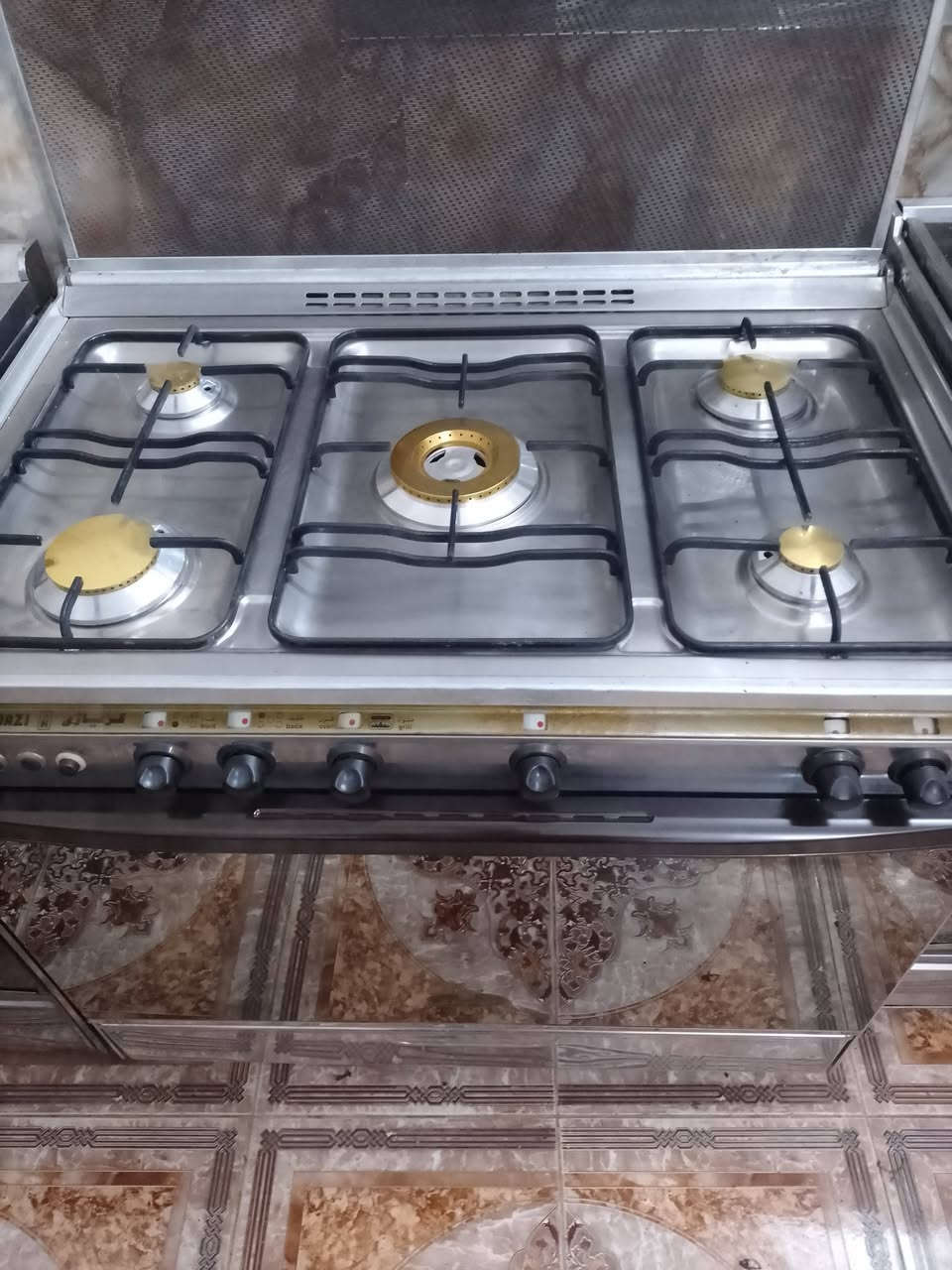 السلام عليكم توجد لدينا كافة أنواع الطباخات والغسالات الباله والمستعمله واسعار مناسبه جدا للاستفسار مراسلة الصفحه او الاتصال على الارقام التاليه ***********////***********
