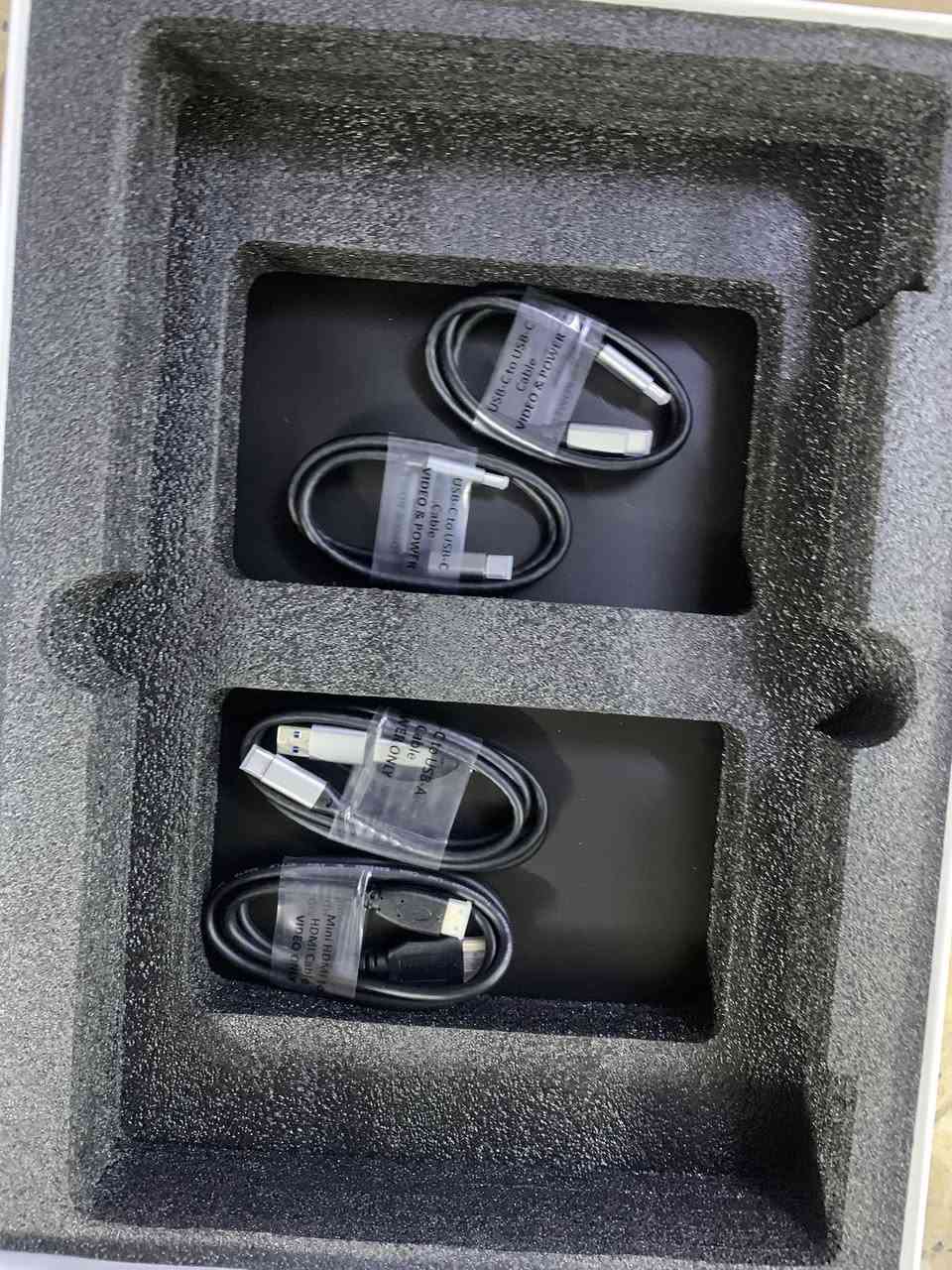 اسم المنتج : Triple Portable Monitor for Laptop 
مواصفاتها كالاتي :
14 inch
16:10
FULL HD 
نظام IPS
180 درجه
تفيد الي يحتاج اكثر من شاشه على الابتوب 
جميع الملحقات موجوده بالصوره 
حالتها جديده جداً غير مستخدمه مفتوحه الكارتونها مالتها بيدي 
 السعر : 150 الف توصيل مجاني


**إذا كنت صاحب هذا الإعلان وتريد حذفه لأي سبب، رجاءا أرسل رسالة إلى الدعم الفني**