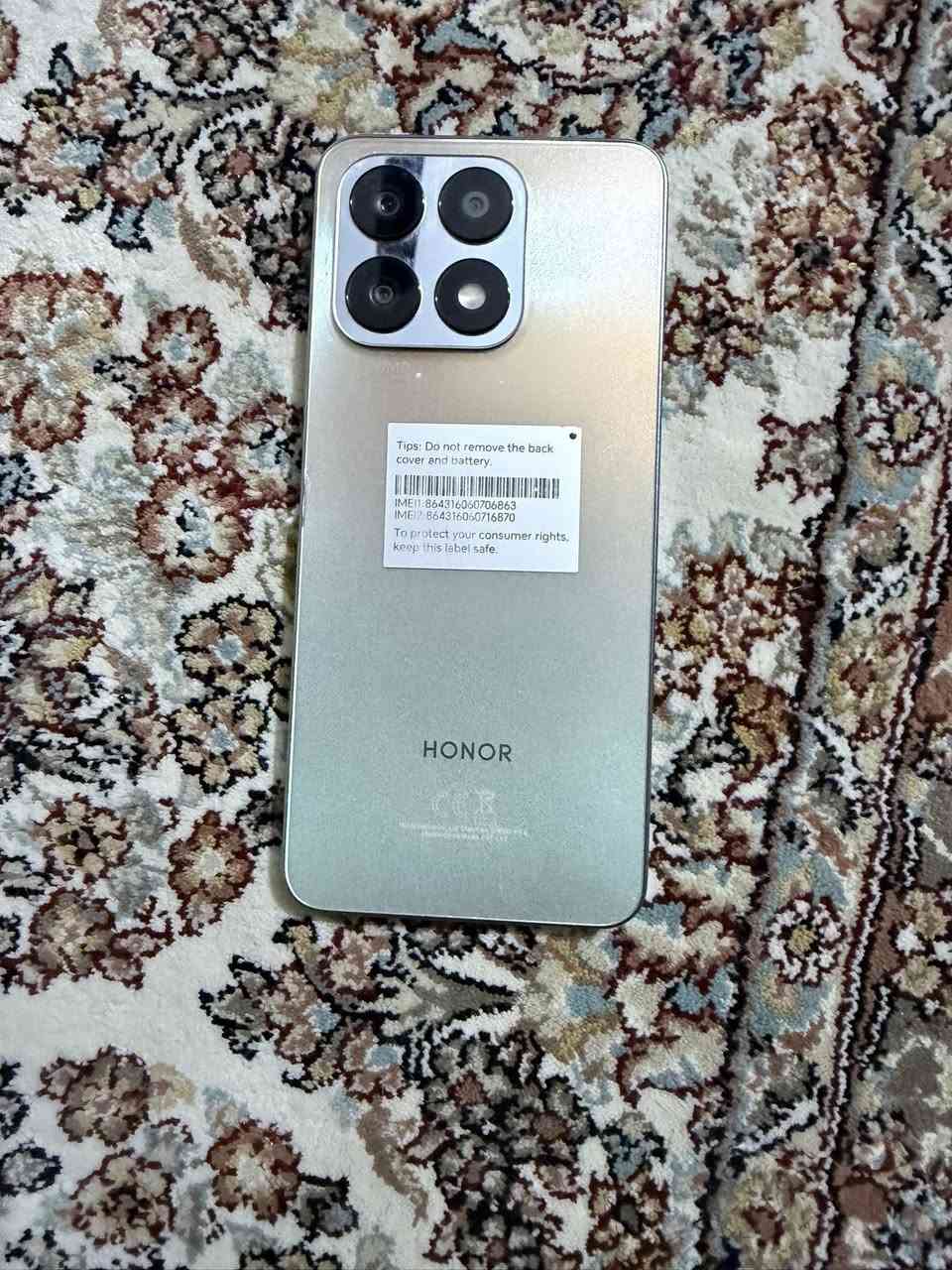 هونر x8a جهاز نضيف كدامك وما مستعمل هواي ذاكرة 128  سعر 120 الف  واتساب ***********
