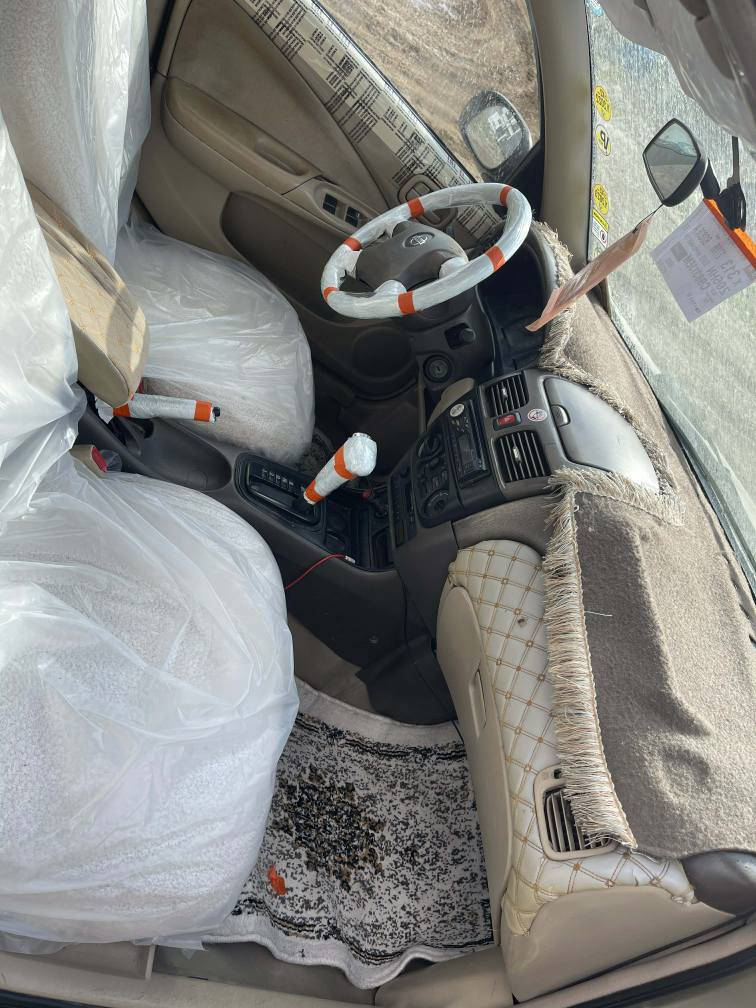 سەنی ۲٠٠۲ تۆماتیک سەیارەکە زۆر خاوین و ریک و مالی کاسبیە پشت و پێشی تۆزیکی هەیە بەلام یەک دینار مەسرەفی تیدانیە هەمووشتی بە شەرتە رەقم هەولێر سەنەوی لە ۲٠۱۸ وە بەسەرچووە تحویل بەشەرت نرخی ٧٧ مەجالێکی کەم *********** أربيل, العراق
