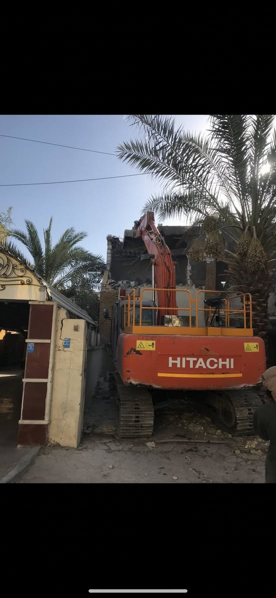 -عملي—-تفليش وهدم—( البيوت والبنايات ) ونقل الأنقاض  -عملي—-قلع( القطع) لمستوى الأرض القويه ونقل الأنقاض -ودفنها-—بالجلمود والأسمنت والسبيس وحدلها طبقتين        أو ثلاث حسب مستوى القلع  (للقطعه) او حسب الأتفاق
***عملي—قطع (الكونكريت الصبات) بالقاطعه حسب المساحة المطلوبه
عملي نصب الخارطة ع الأرض ونصب القالب وتسليح القالب وصب الجسور الأرضية حسب الخريطة المطلوبة وبناء البتلو بالطابوق ولبخه من الداخل والخارج وضربه بالفلنكوت ودفن البتلو بالسبيس وبناء الهياكل حسب الاتفاق مع صاحب ألبيت 
للأستفسار ***********  أو   ***********
