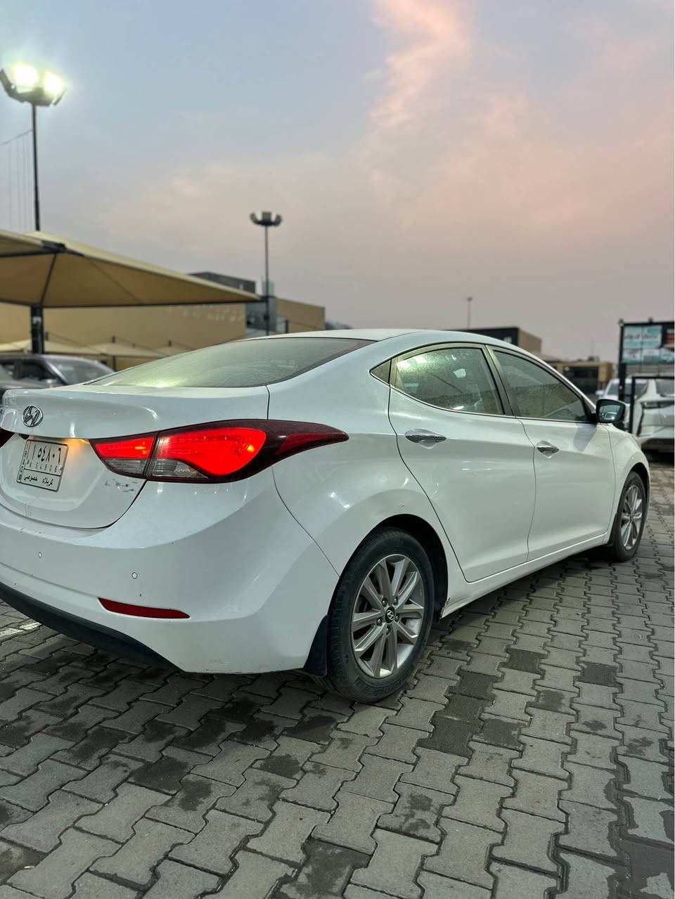 سلام عليكم 
النترا موديل 2016خليجي كفاله عامه من تبديل و صبغ و البارد
فول مواصفات واحد عل واحد كفاله كير مكينه حداديه تخم تاير تبريد تدفىه تبريد ثلج شاير بل مري مري شفط شاشه كامره حساسات تحكم ستيرن جهتين خمسه ويل كب كشنات جلد سستم سماعات كشاف زنون قطعتين تبريد سياره جاهزه خير من الله العنوان كربلاء 
السعر 135
*********** كربلاء, العراق
