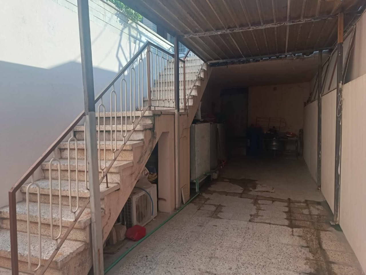 📣📢📣للبيع للبيع📣📢📣
    🏘️🏘️🏘️بيت🏘️🏘️🏘️
  وبسعر مناسب جدا جدا
🛑طابو الايمن
✅حي الرفاعي
🕌قرب مسجد حفصة
🔃قريب لسايدين القسم
✅المساحة ٤٥٠م
✅الواجههههة ١٥م
✅النزال ٣٠م
✅طابقين ونصف
✅الطابق الأرضي
✅سرداب ومخزن
✅وكراج وحديقة واسعة 
✅الطابق الأول
✅٢غرفة نوم
✅مطبخ واستقبال
✅هول وصحيات
✅الطابق الثاني
✅٥غرف نوم
✅هول وصحيات
✅الطابق الثالث
✅غرفة نوم
✅هول صيفي وشتوي
✅البيت صالح للسكن
✅وبسعر مناسب
✅للإستفسار عن السعر
✅مراجعة مكتب
🟢سعد النعيمي للعقار🟢
✅الزهور دورة العبادي
✅باتجاه المحروق
📞الاتصال ب
☎️***********
☎️***********
🕙من الساعة ١٠صباحا
🕗إلى الساعة ٨ مساءً
✅نستقبل جميع
✅انواع العروض
سكني تجاري زراعي🏤🏰🏝️
