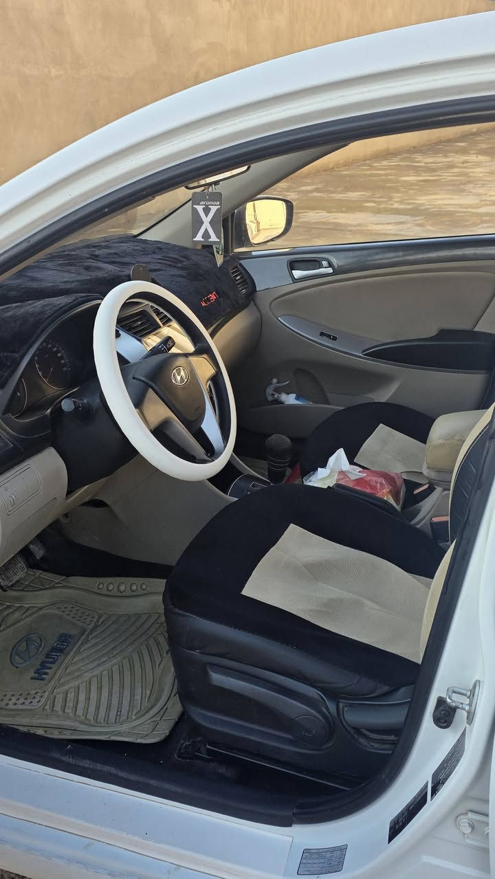 السلام عليكم
اكسنت مضلع 2016 
محرك. 14
رقم نينوى 
السياره بيها ضرر ابواب 2 الحادث بيدي صار
شرط بدون دواخل 
مكينه وكير شرط 
سياره نضيفه مال بيت 
السعر 97 وبيها مجال 
***********
