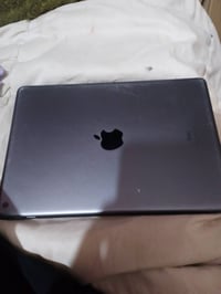 ايباد 9 للبيع مضل ما واضح بصوره شاشه بيها كسر حته مامثر على لمس ولا تح...