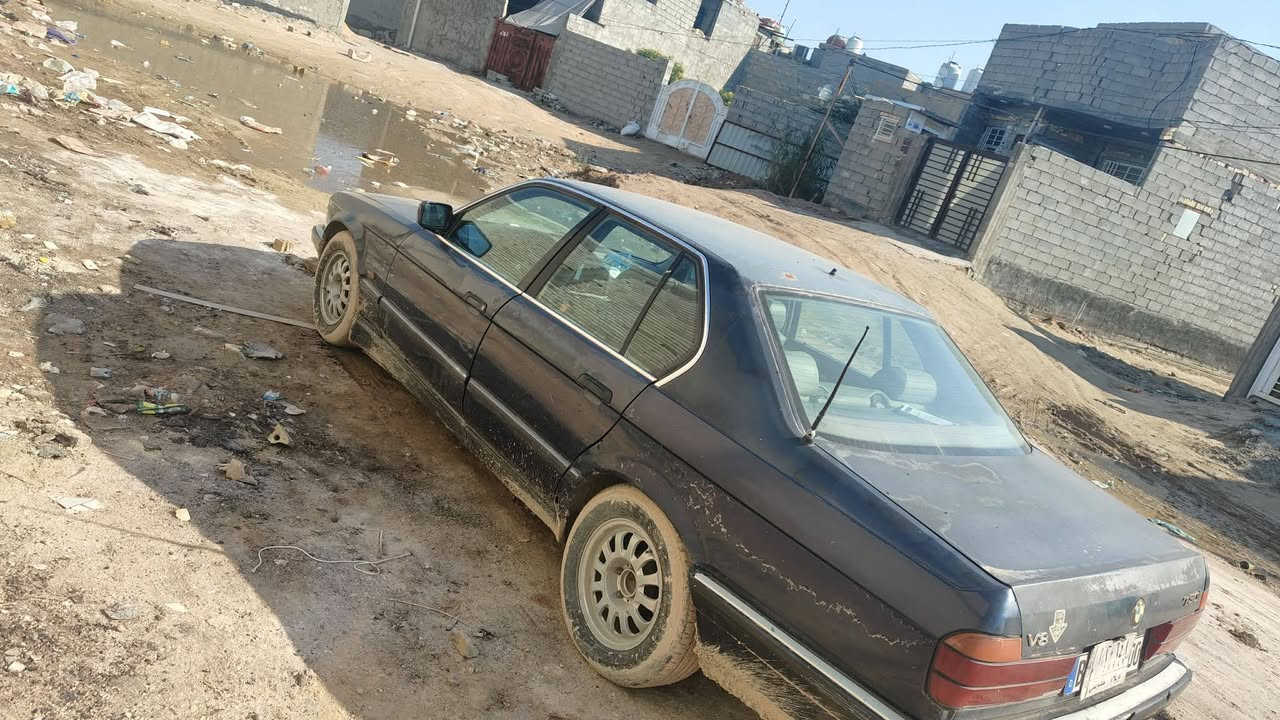 السلام عليكم 
730موديل 1991
سياره بلاديه كهرباء كله جاهز
حداديه نص عمر
مكينه خيط بخار
كير مكفول شرط مداور
السنويه لل26 
السعر 35
***********
