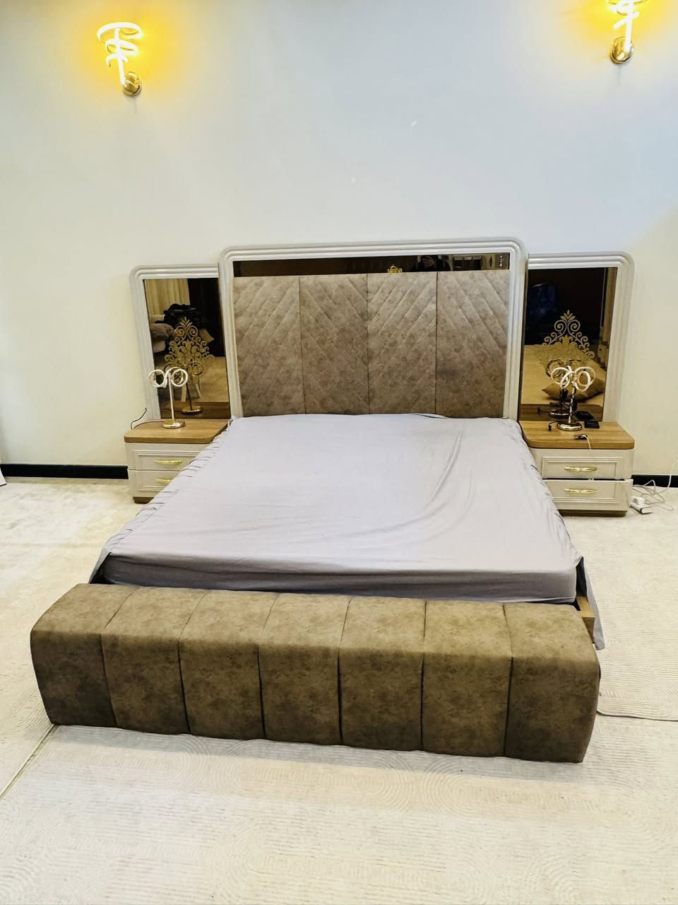 السلام عليكم غرفة نوم للبيع نظافة 95‎%‎
كلش نضيفه الغرفة وجديدة متكونة من 11 قطعة 
الغرفة باب اول قوية 
للأستفسار عن السعر 
***********
