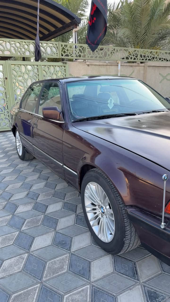 السلام عليكم سياره BMW حجم730 موديل 92 لون ماروني رقم بغداد السياره مكفوله من ضريه من كص محرك وكير وحداديه ومن كهرباىيات تخم تاير كفاله السياره اصولي لاكن ماندل راعيها الشركي واتكفل بجميع الاصوليات السعر 40وبيها مجال التواصل على رقم ***********عنواني بغداد البلديات بيع أو مراوسسسس
