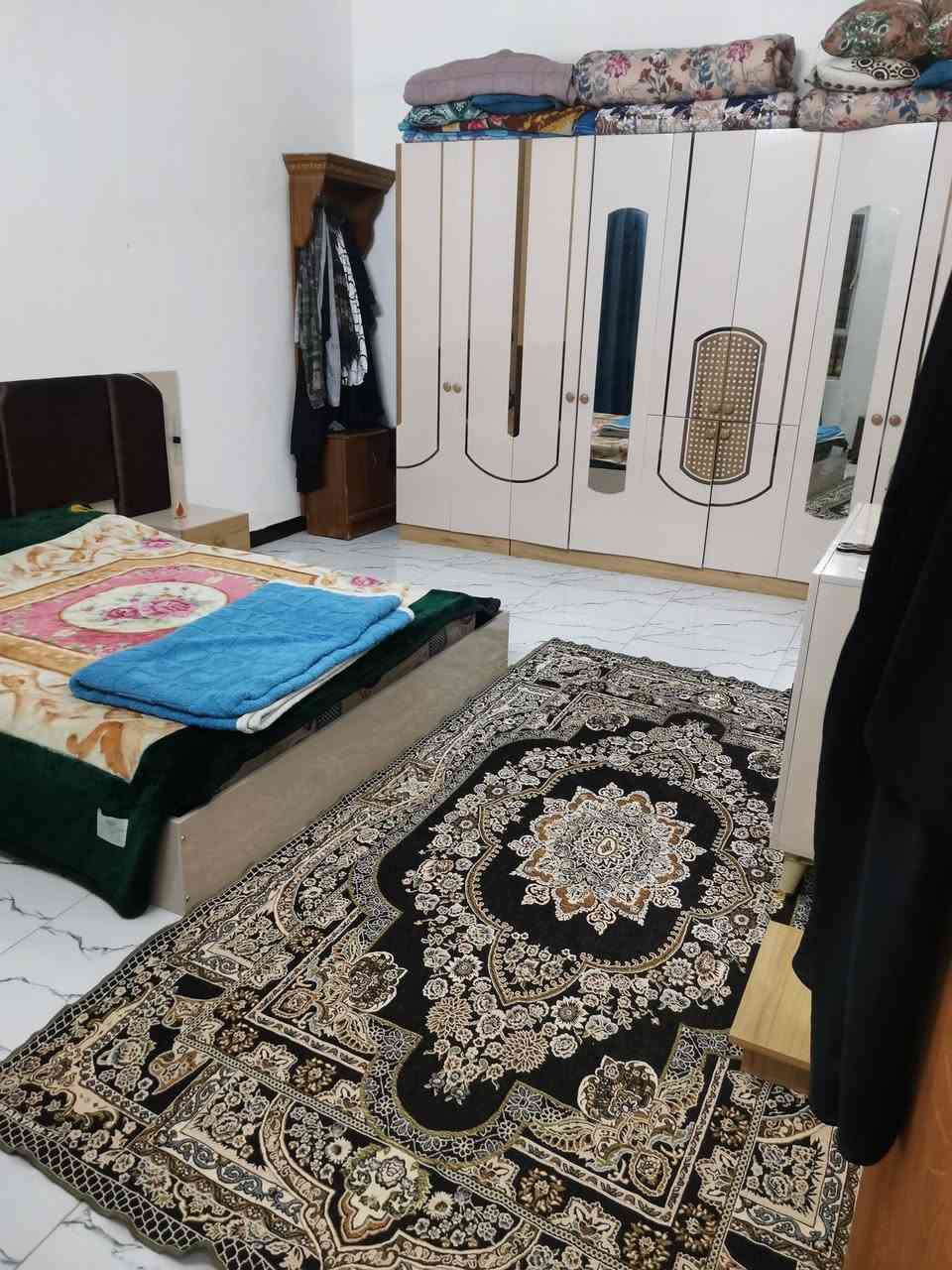 سلام عليكم عدي بيت للبيع ١٠٠ مربع بناء حديث طابق واحد زراعي ١٧ شارع سواعد سعر ٦٠ وبي مجال بسيط الاتصال ع رقم ***********
