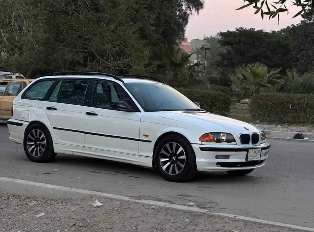 بي ام 2001 مكفولة  سعرها 75 بيها مجال بسيط جدا
***********
