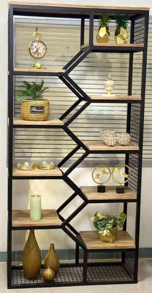 بنات ❤️ضيفو ديكورات ايلين شغلاته اتجنن يسوي حسب طلب الي تريدو توصيل كافه محافظات 
رقم *********** محمود شكر الجاف
