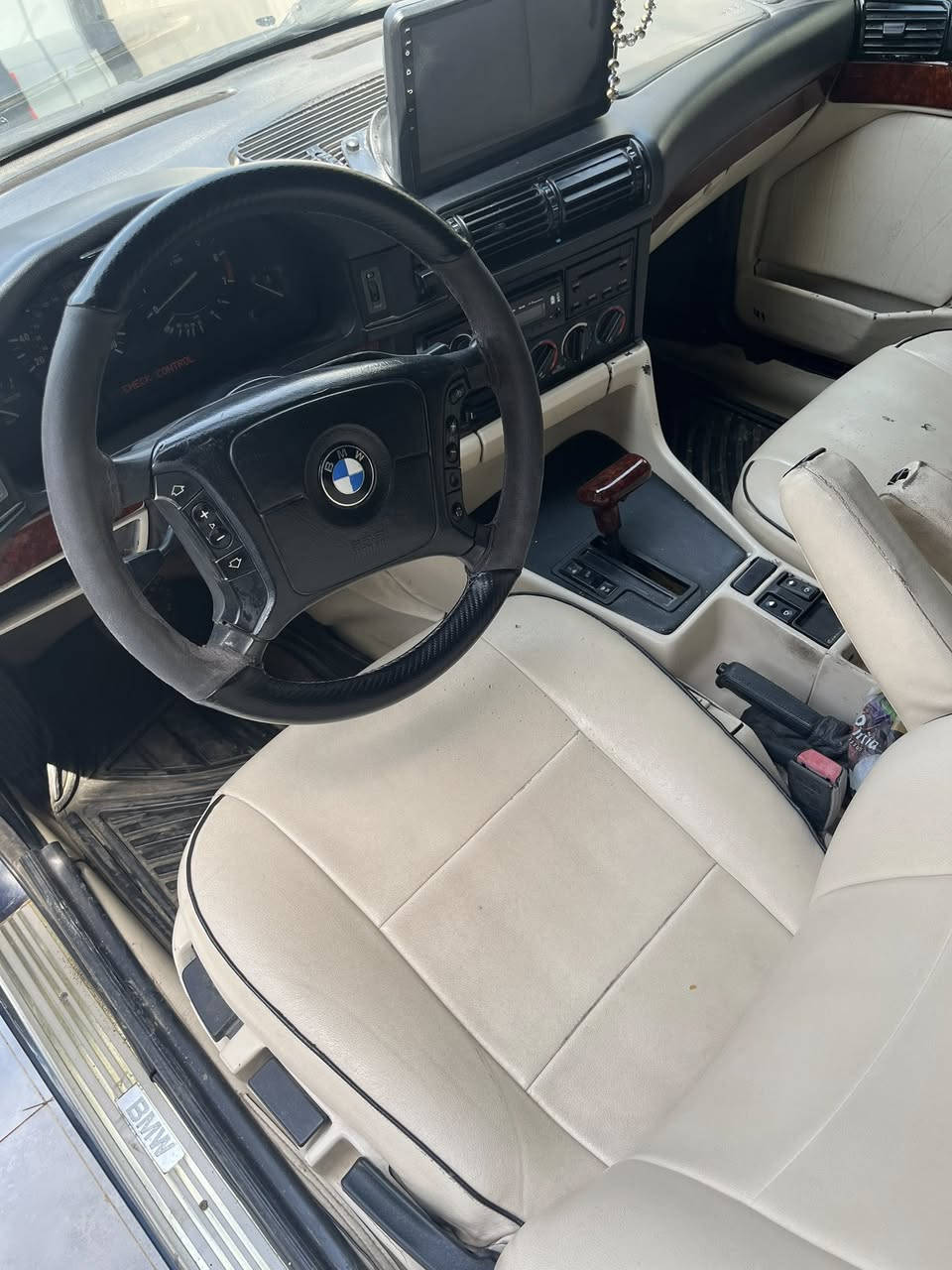 BMW
للبيع موديل 95 كير محرك 525كبس شرط من يشتغل ماتسمع صوته سياره فول سلايت تحكم ستير شاشه كشنات جلد دعاميه mويل m عالي  زنون درجه اوله absشغال تبريد ويا سويج شرط ثلج سنويه جديد رقم جديد بسمي شرط تحويل وكاله تخم وياله لوك شادله تايرات نضاف سياره مناقصه شي سعر 80 سياره نضيفه تسوا اكثر وخادم للطيبين *********** مكان كركوك
