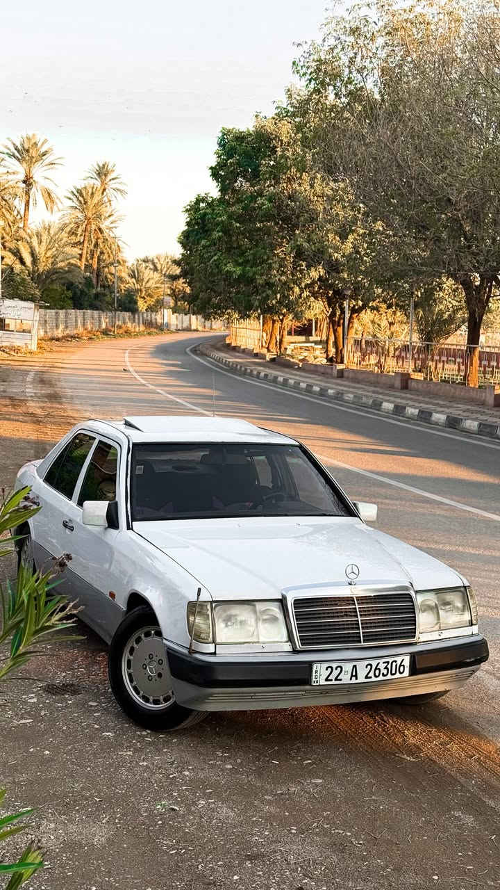 مارسدس دب موديل ١٩٨٦
رقم اربيل باسمي سنويه لحد ٢٠٣٠ 
هزه براد كلشي جديد 
كير محرك (بطه)  بشرط 
حداديه امامي خلفي جديده
تدفئه تبريد بشرط 
سلايد روف طكتين
سياره صبغ حزام للجماليه
سعر ٤٩ 
***********
