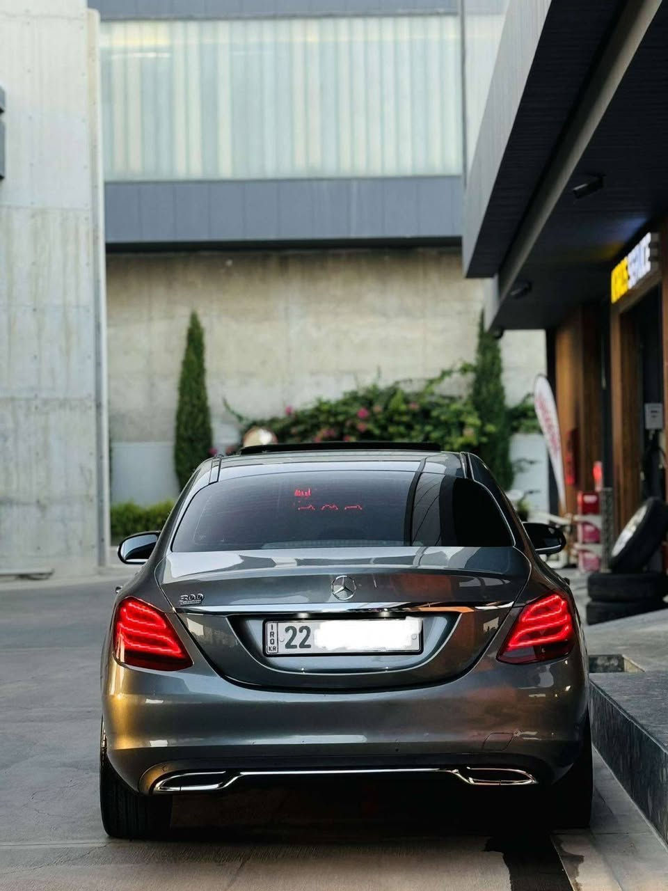 مرسيدس سي 300 موديل 17 السياره نظيفه وجاهزه رقم اربيل الدولي بسمي. فول مواصفات مايحتاج اذكر مواصفاته. الون فيلي بيه باج تضليل. صور السونار موچوده سعره 190 بعده التنزيل  لاستفسار. ***********
