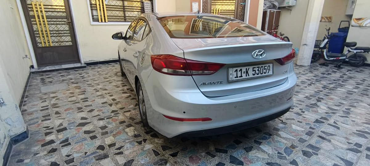 السلام عليكم للبيع أفانتي موديل ٢٠١٦ رقم بغداد الماني تحويل مباشر محرك ١٦٠٠ محرك كير ميكانيك جديد تخم تاير 
بيها ٤ قطع صبغ مكان بغداد البلديات 
السعر ١٢٠ بيها مجال 
***********
