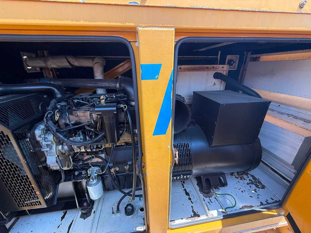 السلام عليكم
بيركنز110Kva  بريطاني 
كاتم للصوت 
ساعات العمل قليل جدا  
نظام اوتو حمايه فول اوتماتيك
وضع بلاد شركة  
أربيل صناعه جنوبيه 
نظام اوتو حمايه فول اوتماتيك
وضع بلاد شركة  
🚚يوجد توصيل الى جميع المحافظات وبضمان🚚
🚚كياندن هةية بو هةموو شاركان بةكرينتى🚚
 للاستفسار:
 ابو علي 
***********
***********
***********
